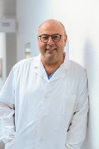 Chefarzt Privatdozent Dr. med. Martin Grünewald Chefarzt Privatdozent Dr. med. Martin Grünewald